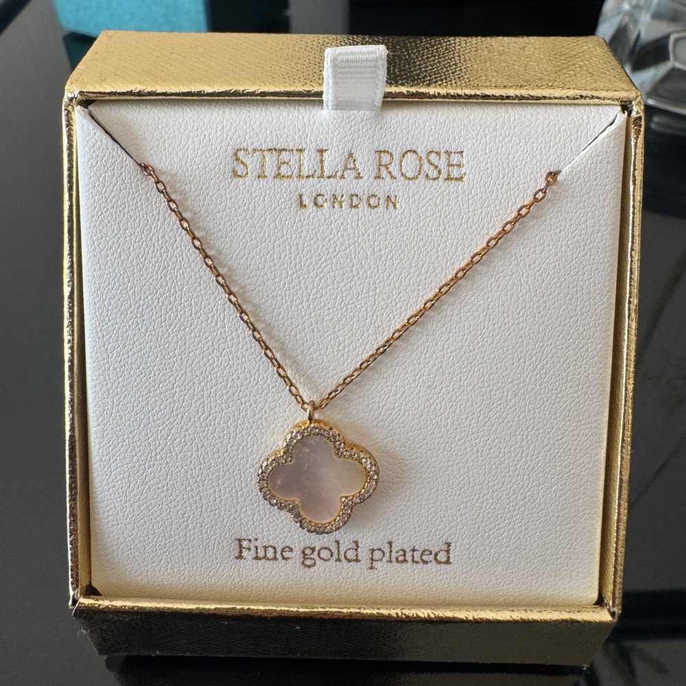 STELLA ROSE LONDON necklace